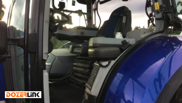 New Holland T7.225 AC at Oct 03 02-35-15