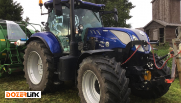 New Holland T7.225 AC at Oct 03 02-36-50
